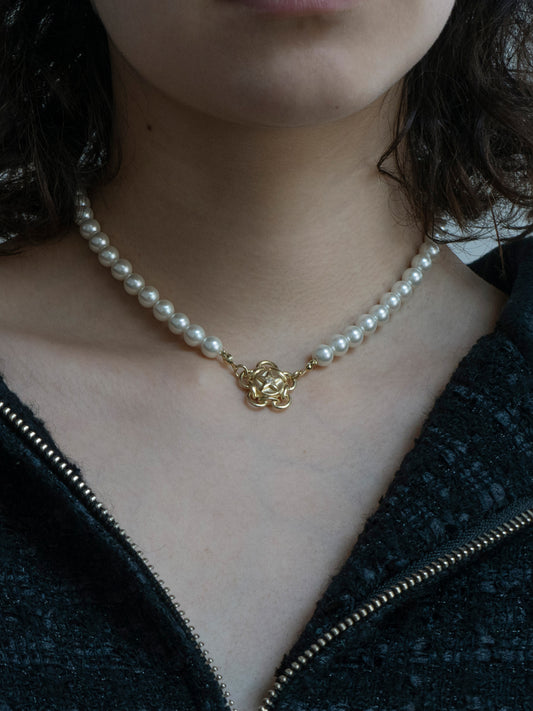 Flower-Charm Pearl Necklace【Delivery in Jun 2025】