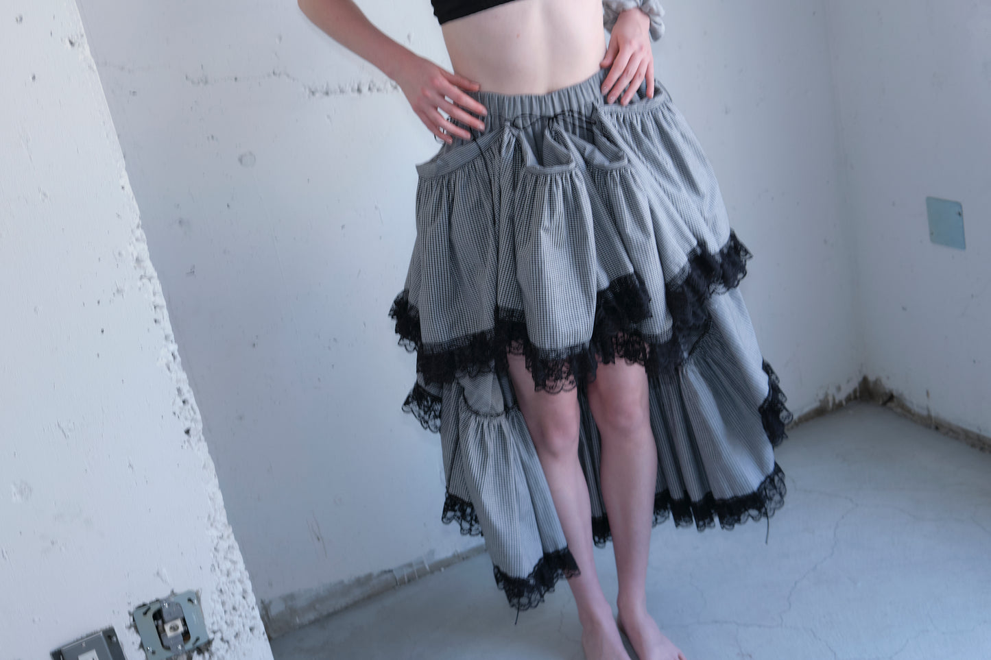 Long to Mini Tiered Skirt black check【sample】